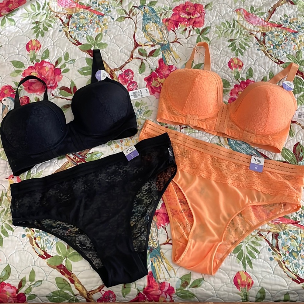 2 bra & panty sets 38DD 2X